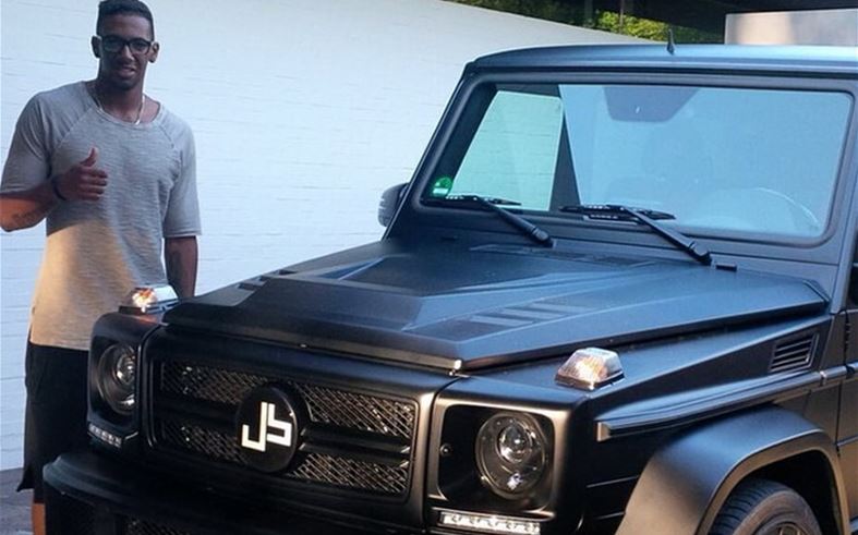 لاعب بايرن ميونخ جيروم بواتينج يحصل على سيارة رباعية الدفع مرسيدس-بنز &quot;جي.63 أي.أم.جي&quot; بتعديل من &quot; برايور ديزاين &quot;