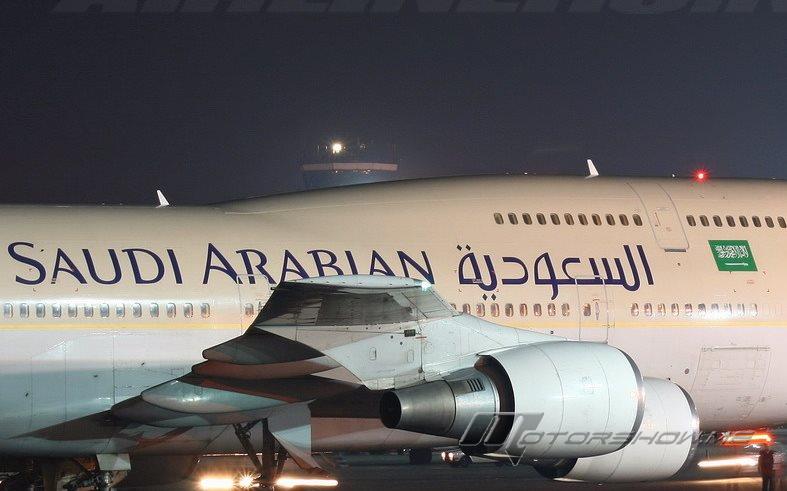 صورة مضيفة على متن طائرة &quot;الخطوط الجوية السعوديّة&quot; تحصد ملايين المشاركات على موقع تويتر!