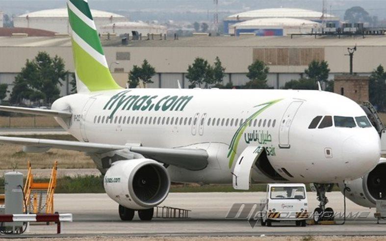 حادث ارتطام غريب بين طائرة ومركبة في مطار الملك خالد الدولي 