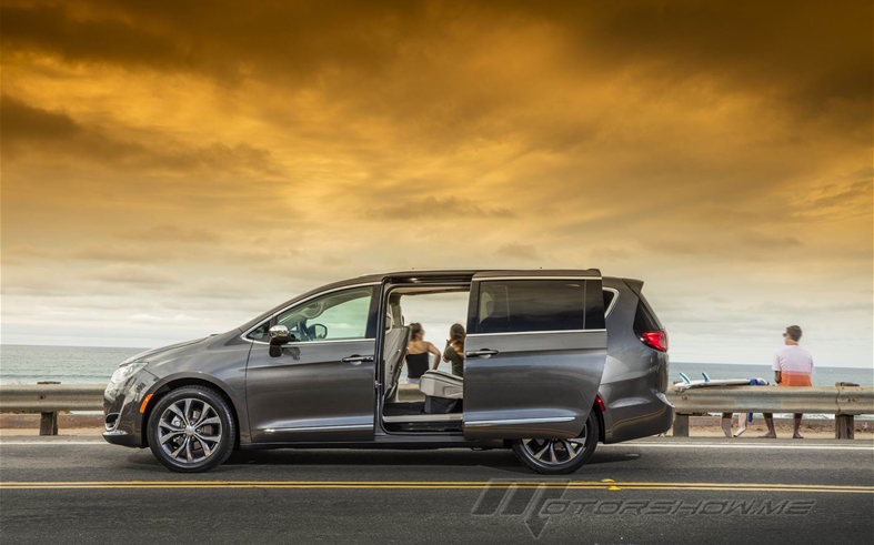 2017 Chrysler Pacifica: A New Level of Styling, Technology, and Functionality