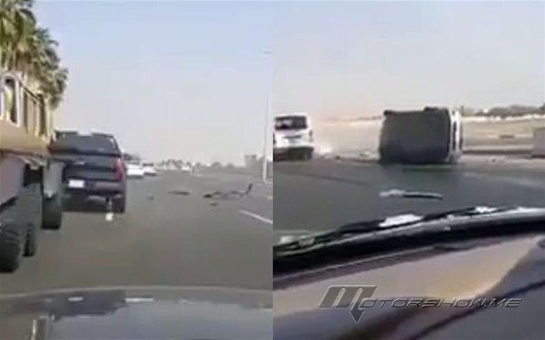 بالفيديو: حادث مروع نتيجة تسابق متهورين على طريق سريع.. والمرور يتحرّى