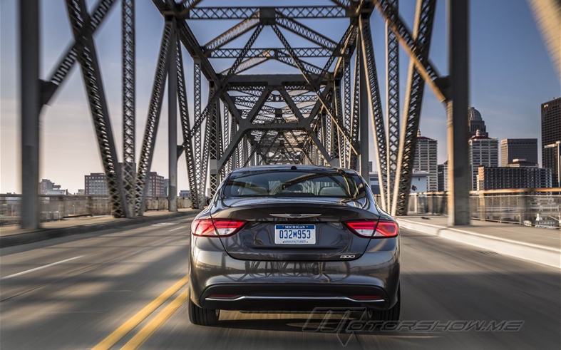 Enjoy Cool Features and Great Driving Experience with the 2016 Chrysler 200 Limited