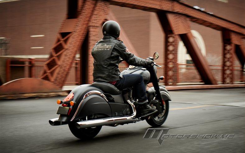 Indian Chieftain Dark Horse: Matte Black from Nose to Tail