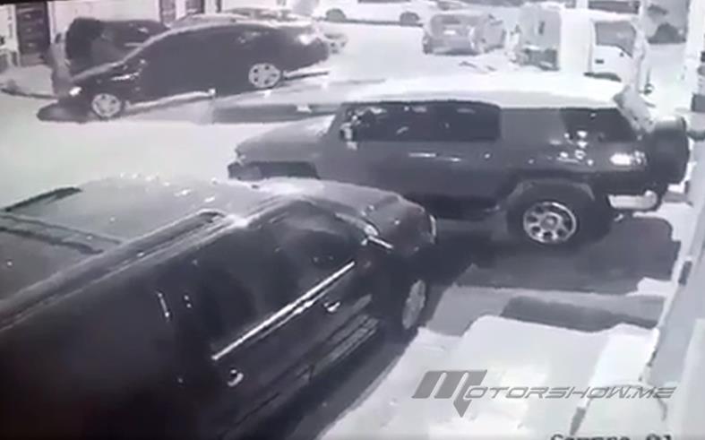بالفيديو: أغرب عمليّة لسرقة سيارة على الاطلاق، لن تصدّقوا كيف سحبوها