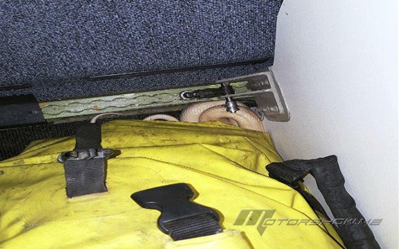 بالصور: ثعبان سام يثير الرعب على متن طائرة أمريكية... تصرّف المضيفة صدم الجميع!