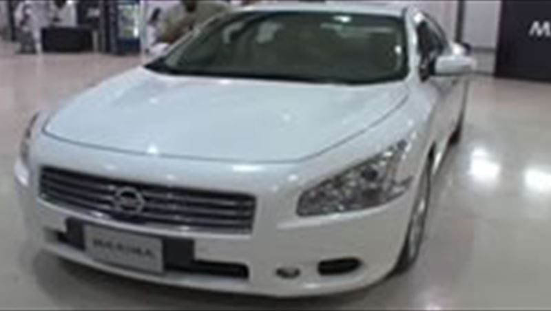 Nissan Maxima 2010 including interviews with Monal