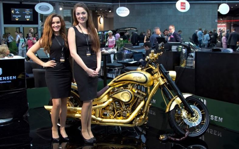 أغلى درّاجة ناريّة مغطاة بالذهب ومرصّعة بالماس بـ880 ألف دولار