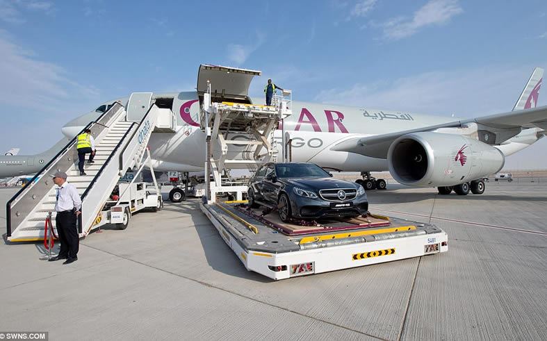 شحن السيارات الرياضية الفائقة من منطقة الخليج العربي إلى العاصمة البريطانية لندن على متن طائرات الشحن