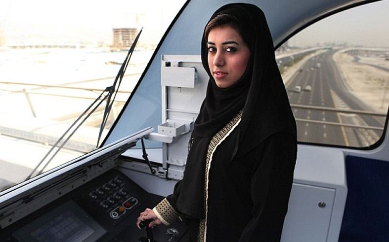 تعرف على أول سائقة اماراتية لمترو دبي و المرشحة لمنصب قيادي في ترام دبي