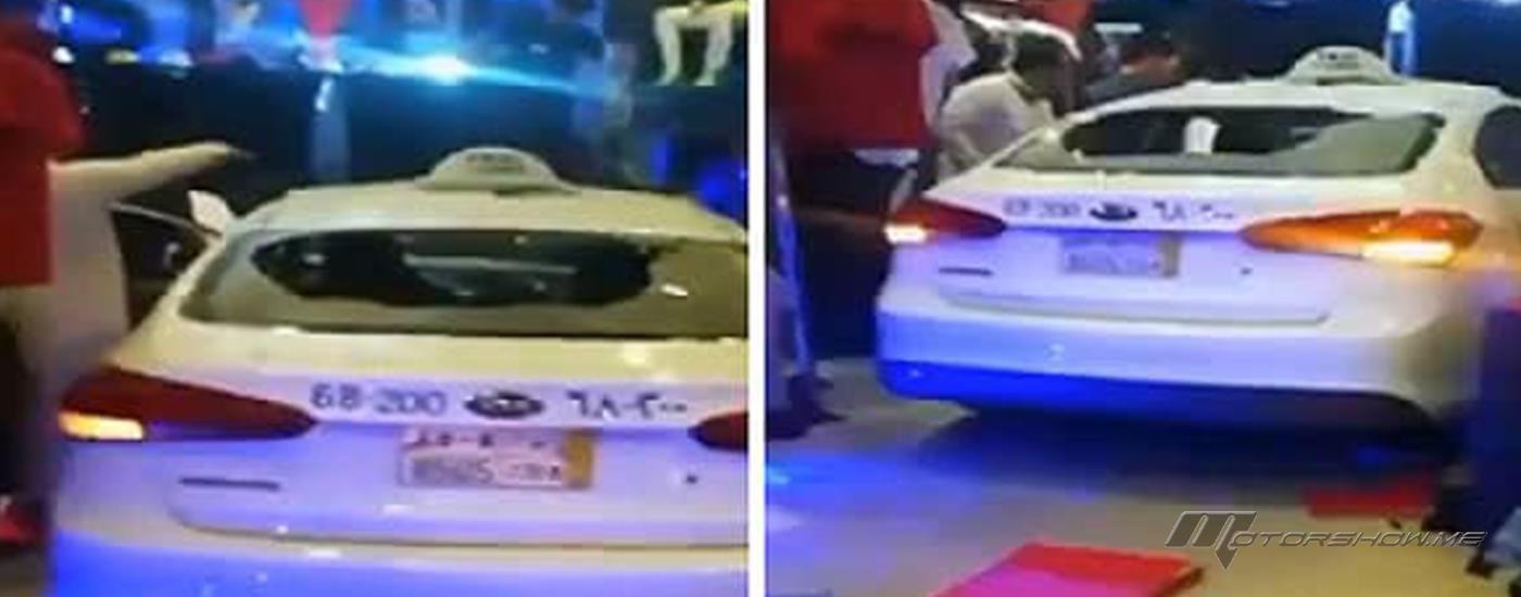 بالفيديو: سيارة تقتحم محل في الدمام.. وهذا ما أسفر عن الحادثة!