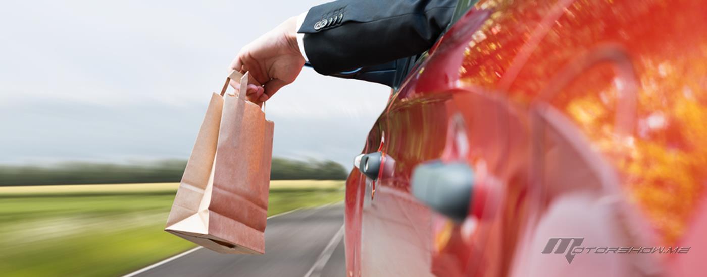 بالفيديو: رمى النفايات من السيارة، فهذا كان مصيره