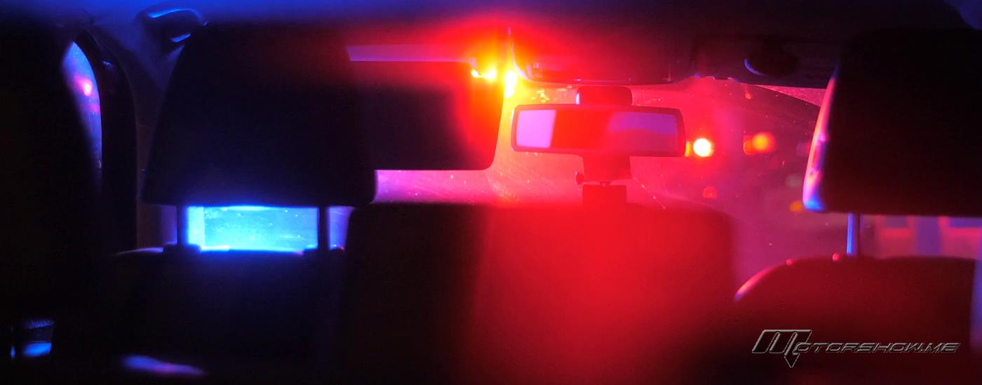 لماذا يعتمد لوني الأحمر والأزرق لمصابيح سيارات الطوارئ؟