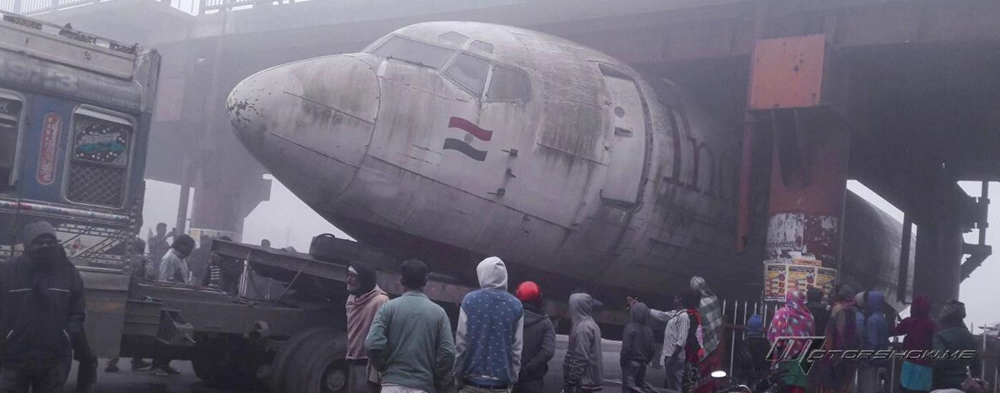  هل شاهدتم من قبل طائرة عالقة في ازدحام مروري؟