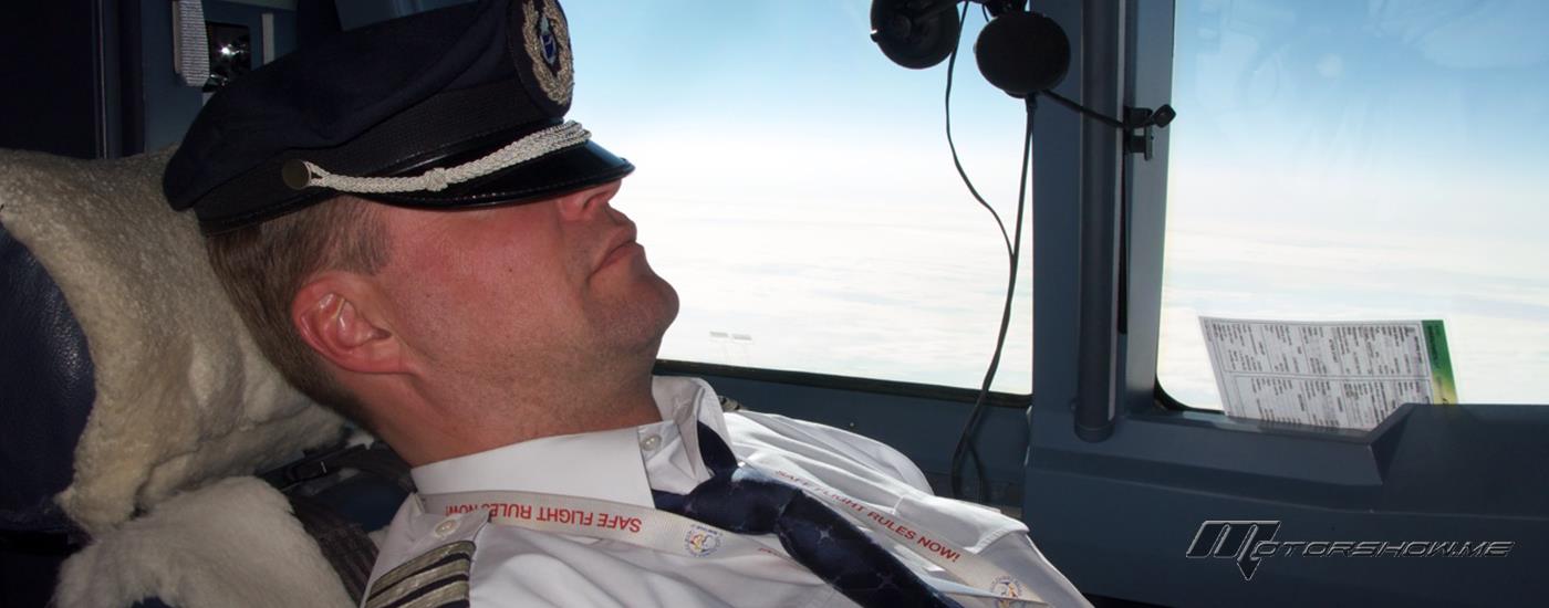 هل ينام الطيارون أثناء الرحلة؟