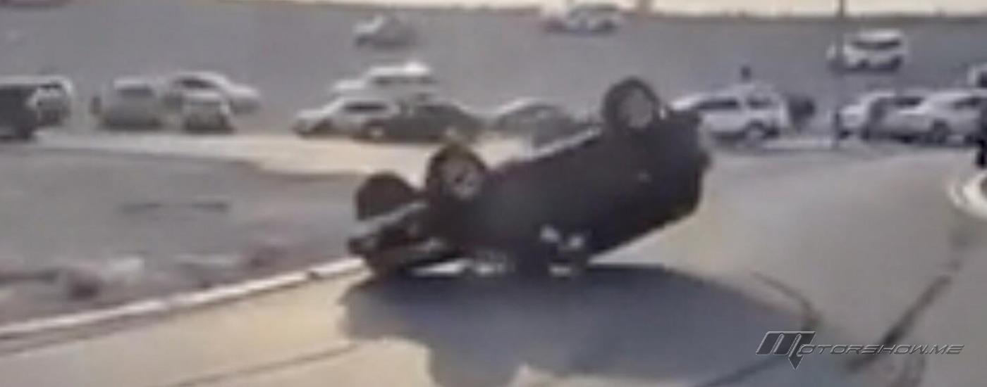 بالفيديو: إلقاء القبض على سائق قاد مركبته بطريقة استعراضية خطيرة
