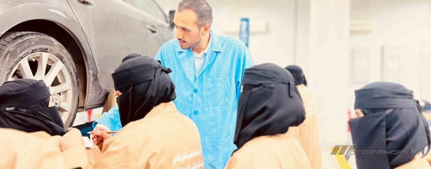 السعودية تدرب النساء على صيانة السيارات