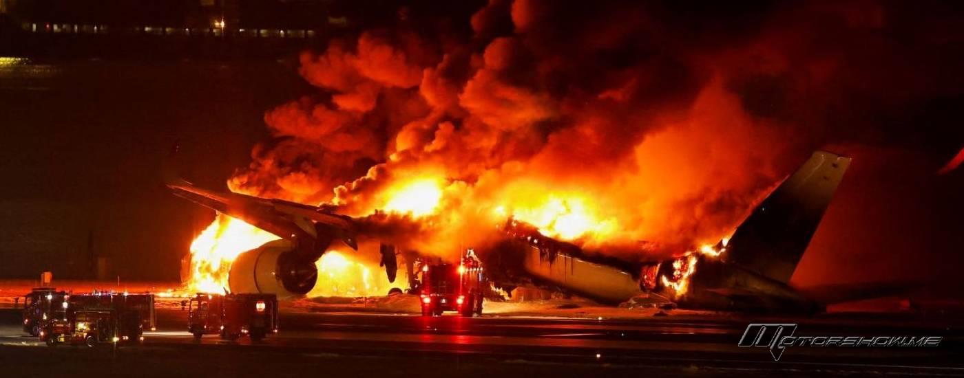 حريق يندلع في طائرة أثناء صعود الركاب