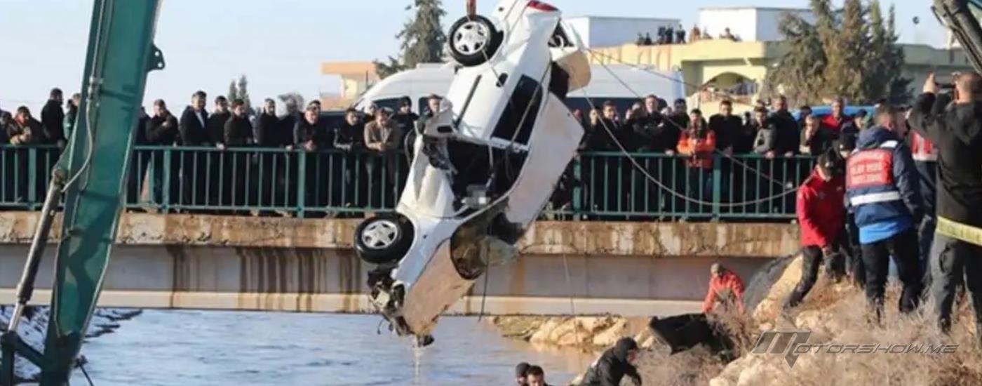 العثور على جثة رجل مفقود بعد انقلاب سيارته في نهر تل أبيض قرب الحدود السورية التركية