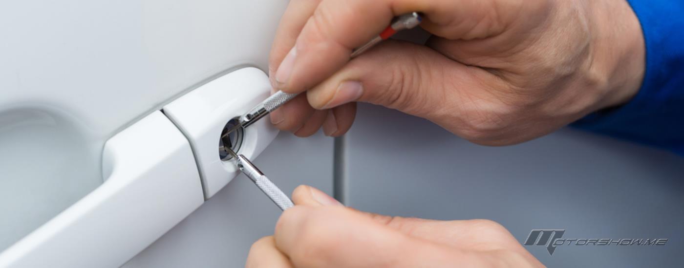 إليكم ما عليكم فعله في حال إنكسار مفتاح السيارة في الداخل 