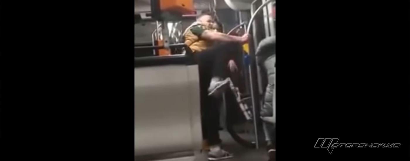 رجل يبصق بوجه راكب في المترو والسبب؟