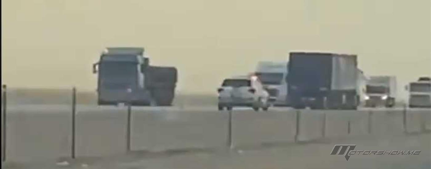 بالفيديو: شاحنة تسبب حالة رعب في السعودية!