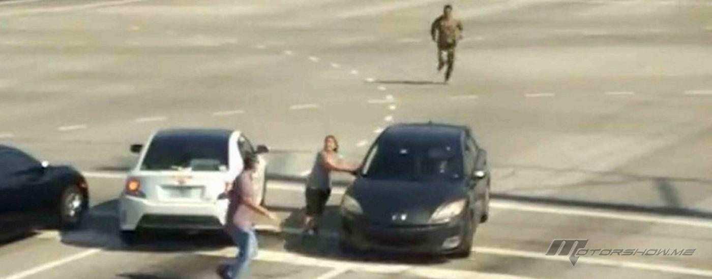 بالفيديو: أنقذوا امرأة فقدت الوعي بينما كانت تقود سيارتها