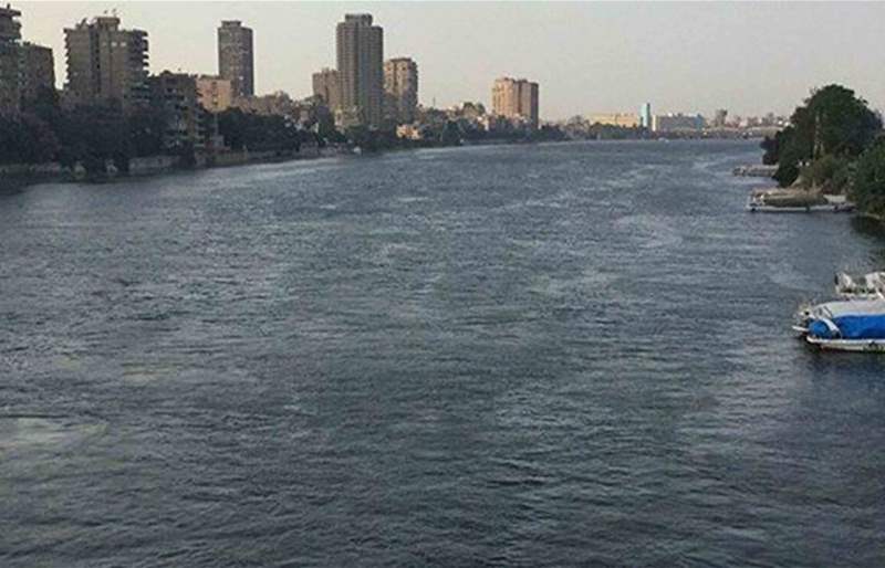 حادث مروع على ضفاف النيل...غرق سيارة نقل على متنها 24 شخصاً