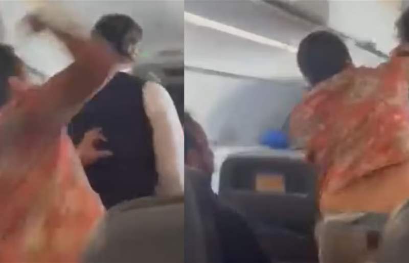 بالفيديو: رجل يتعرّض لمضيف طيران بسبب فنجان قهوة!