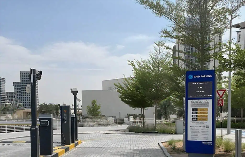 دبي تطلق أول نظام مواقف ذكية بالكامل بالذكاء الاصطناعي في المنطقة