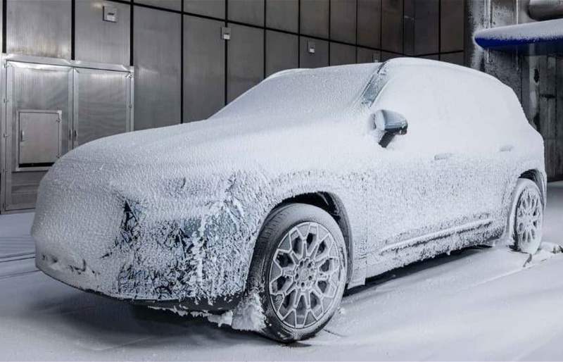 مرسيدس تختبر سيارتها الجديدة في أقسى ظروف البرد والحرارة