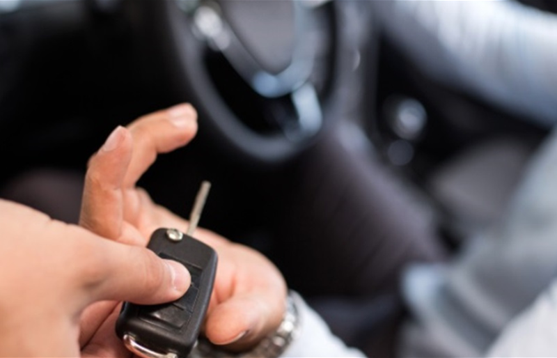 سرقة سيارة بأسلوب الاحتيال خلال موعد بيع في بغداد