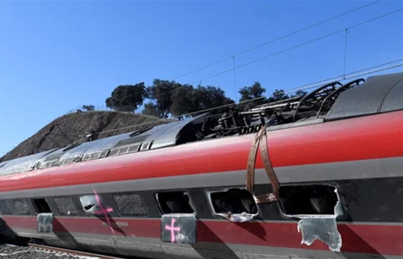 إسبانيا تعلن الحداد الوطني بعد تصادم قطارين في الأندلس ومصرع 41 شخصًا