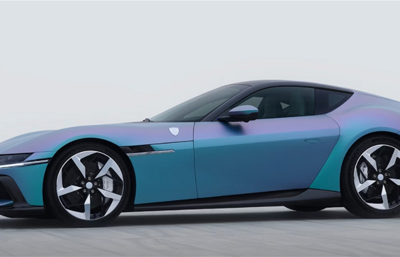 فيراري تمزج الفن والأداء في 12Cilindri