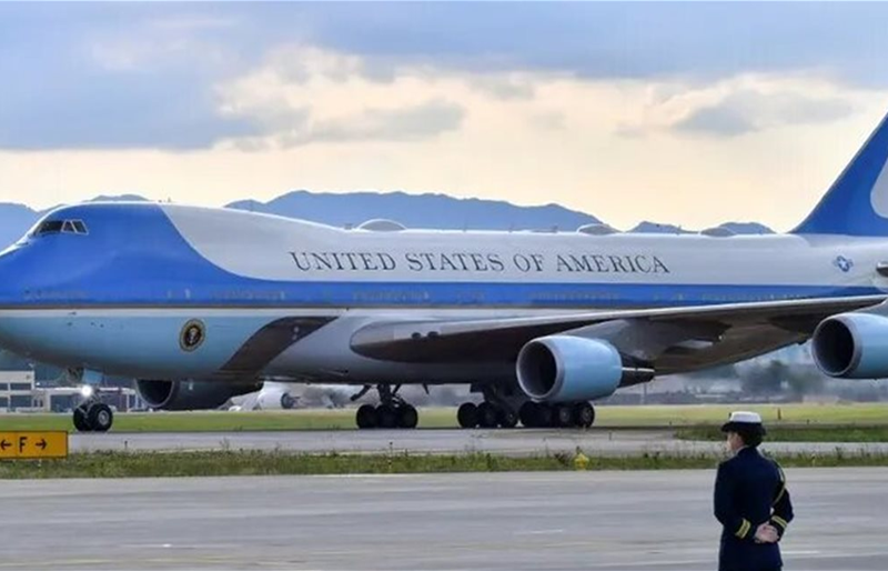 سلاح الجو الأميركي يعتمد نظام طلاء جديد لطائرة الرئاسة والأسطول التنفيذي