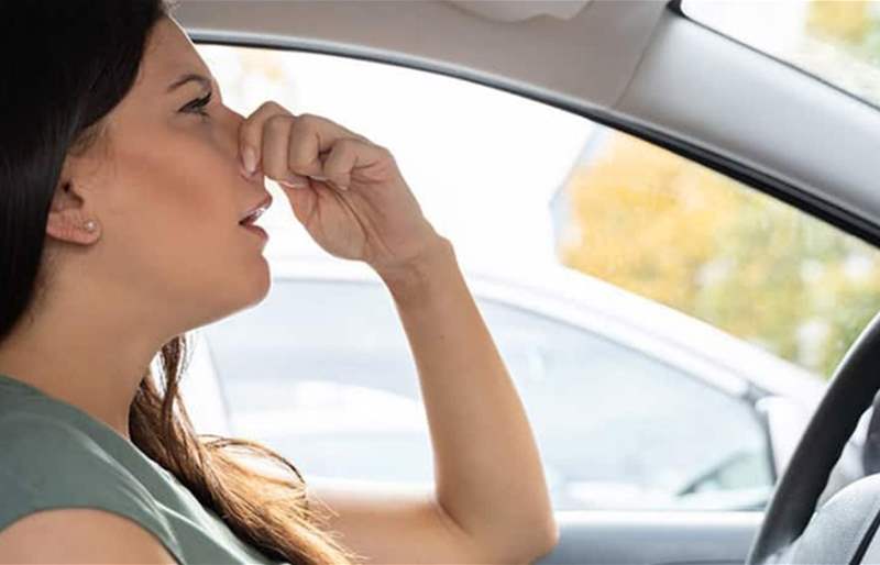 3 أسباب تجعلكم تشمون رائحة البنزين أثناء القيادة