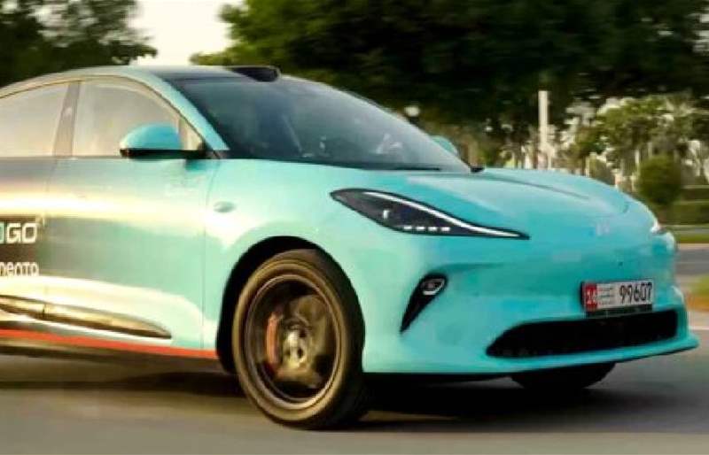 إماراتية تحصل على تصريح لتشغيل سيارات أجرة ذاتية القيادة