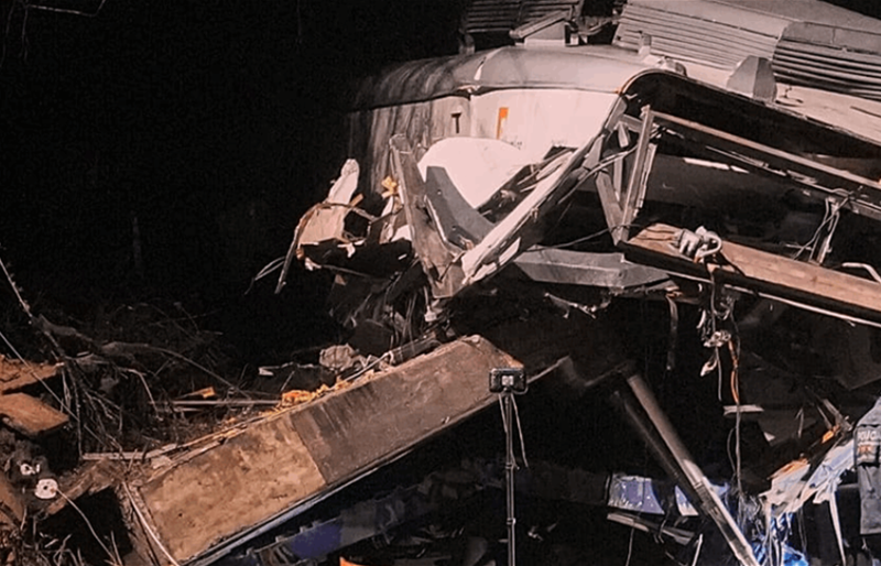 مقتل شخص وإصابة العشرات في حادث قطار شمال شرق إسبانيا بعد أيام من مأساة دامية