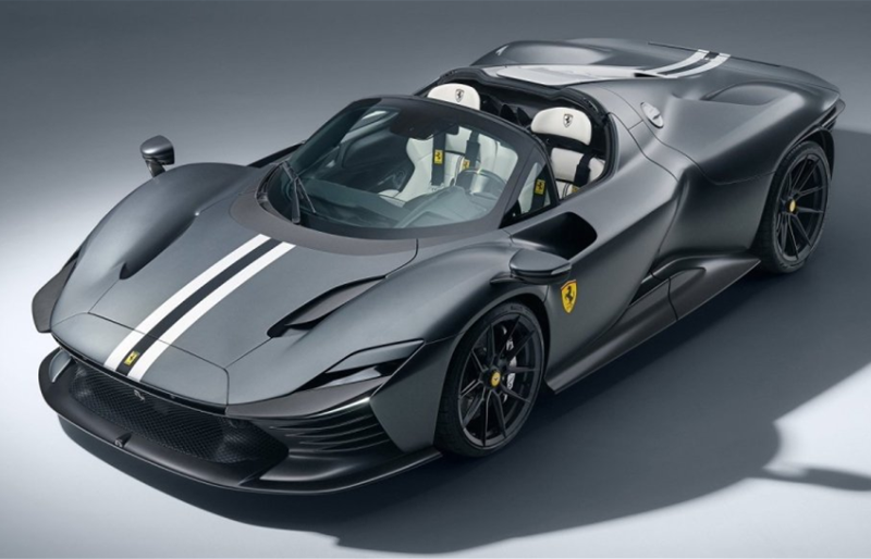 لماذا لا تبيع فيراري سياراتها نقداً؟