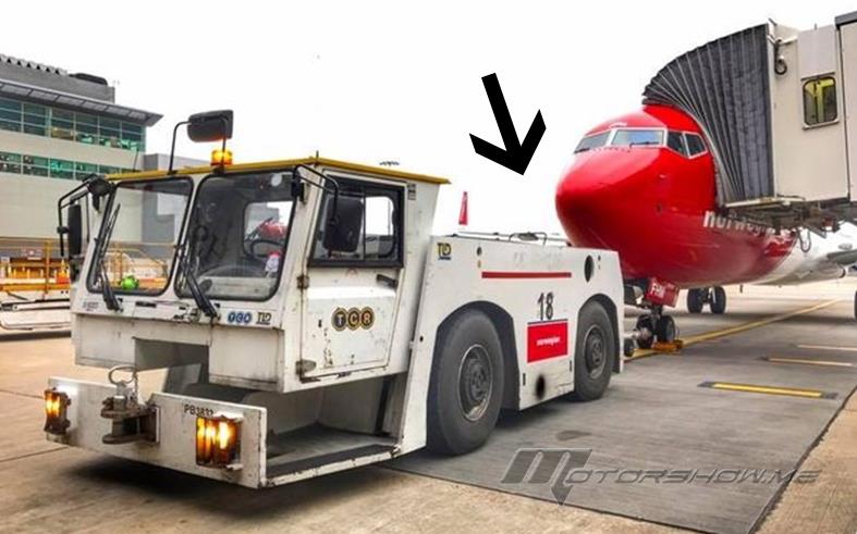 بالفيديو والصّور: عامل أمتعة يوثّق للرّكاب ما يفعله بحقائبهم بعد أن يتسلّمها في المطار!