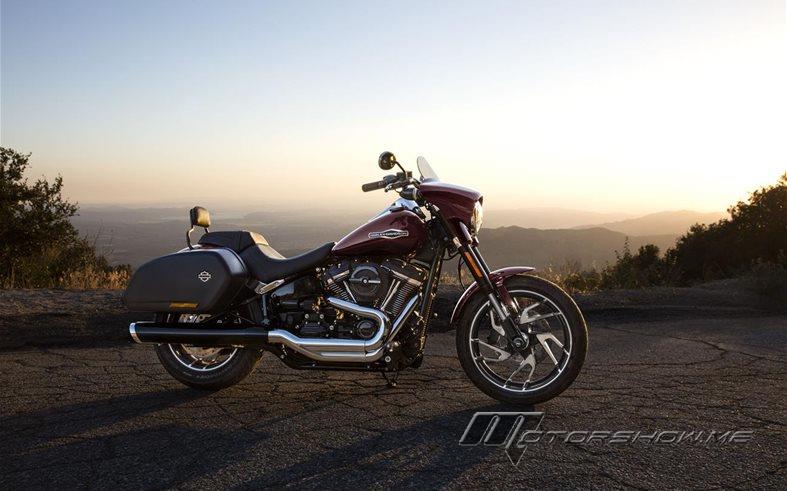 Harley Davidson Revealed the Sport Glide Softail at EICMA 