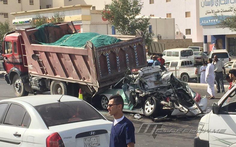 حادث مروع يسحق دورية مرور بالمدينة المنورة في السعودية
