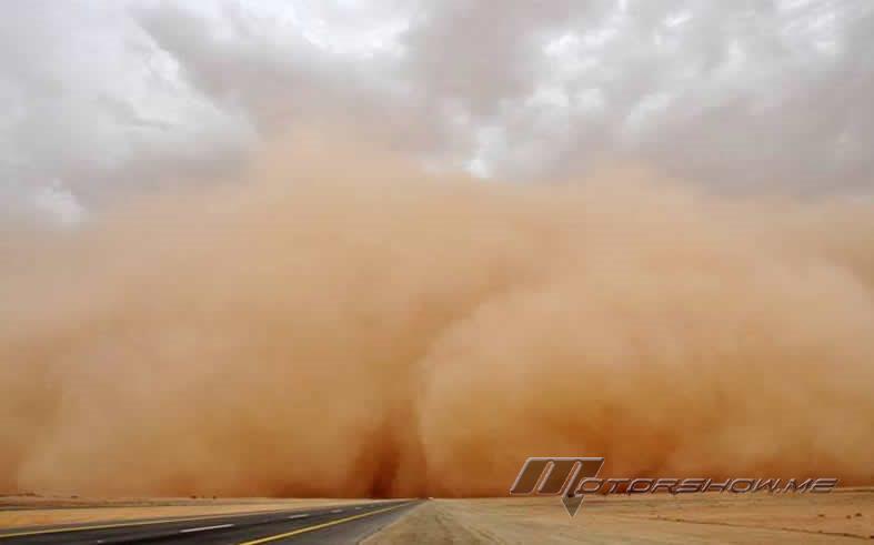 بالصور والفيديو: ماذا حصل في الخليج بعد العاصفة الرملية التي اجتاحت مناطقها؟ 