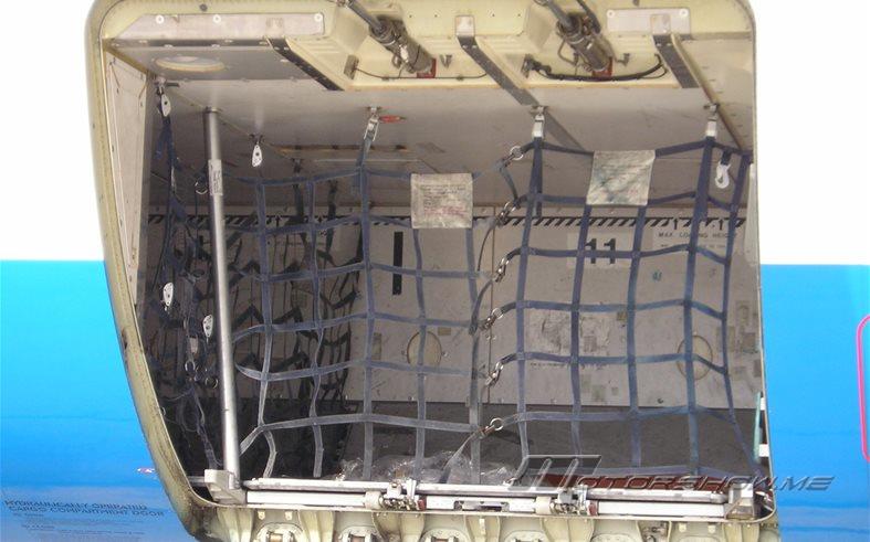 حاول التسلل إلى السويد مختبئاً في مخزن الأمتعة بالطائرة لمدة 8 ساعات.. فهل نجا؟