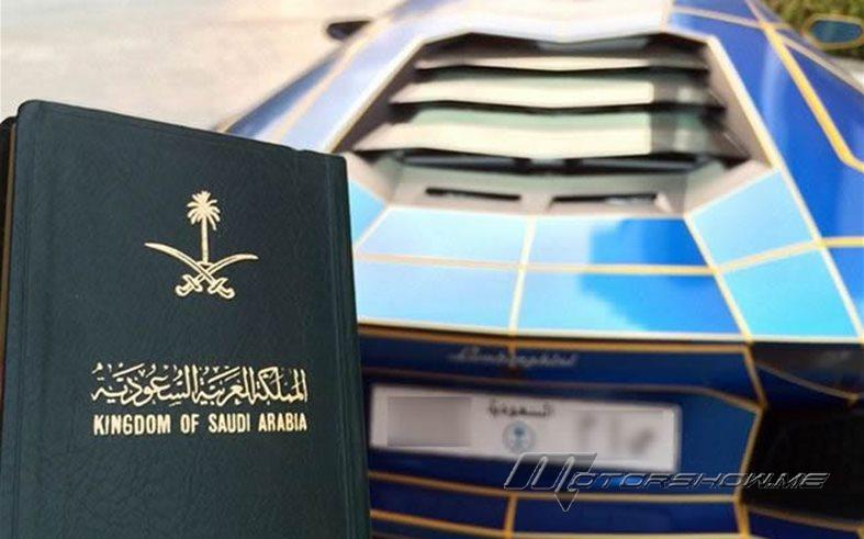 بالصور: لامبورغيني أفنتادور تتعرض لحادث في باريس، ومن هو سيء الحظ؟