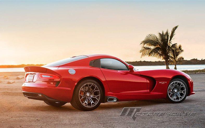 Check out the top features of the 2015 Dodge Viper GT