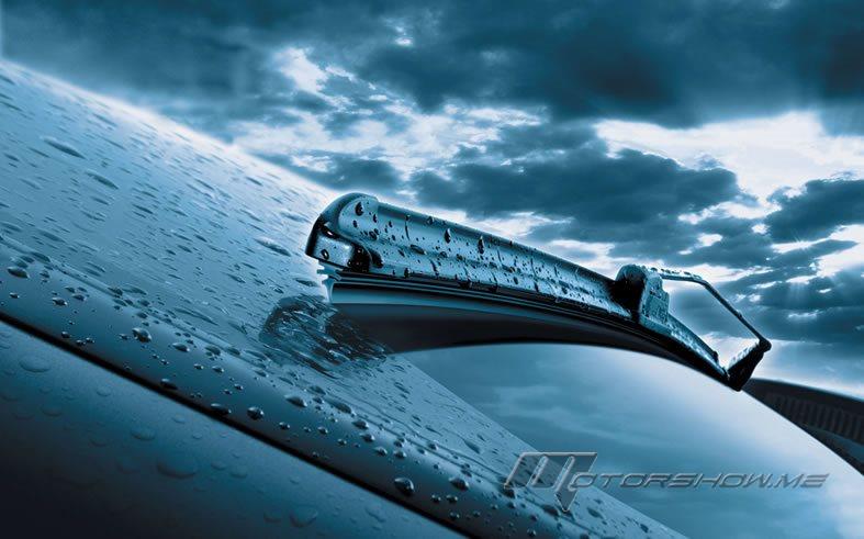 متى يجب عليك تغيير مساحات الزجاج في السيارة؟