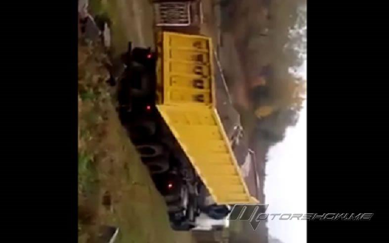 بالفيديو: نهاية مأساوية لهذه الشاحنة!