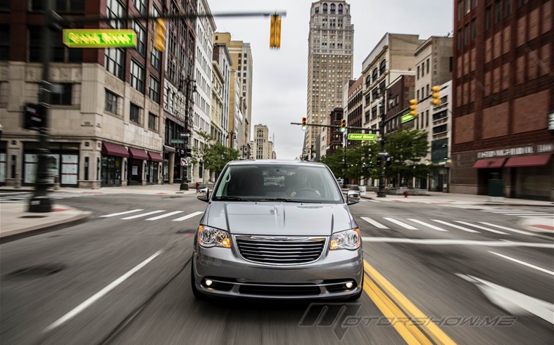 2016 Chrysler Town and Country: High Quality Interior