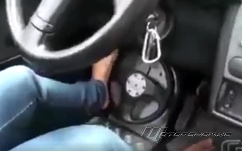 هل يمكن أن تتصوّر كيف تقود إمرأة بدون ذراعين سيارتها؟ فيديو مؤثّر