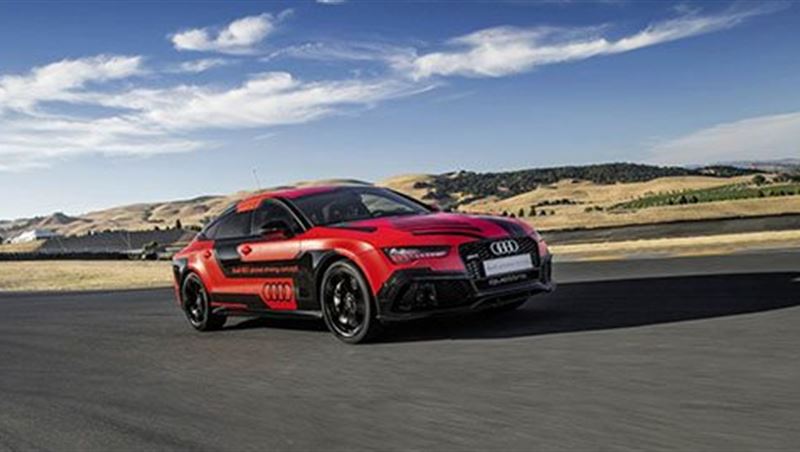 2015 Audi Pilots Itself on US Race Track